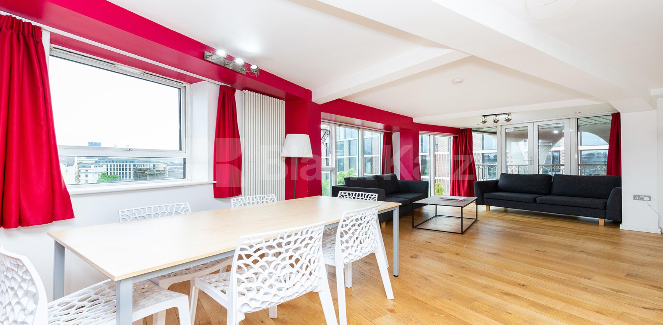 			3 Bedroom, 2 bath, 1 reception Apartment			 Farringdon Road EC1R, CLARKENWELL / FARRINGDON